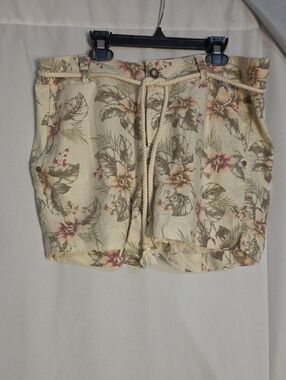 Sonoma Women's Cream Flora Shorts - Button & Zip Front